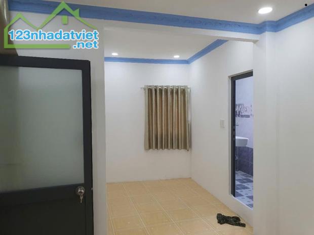 Bán gấp nhà đẹp ở ngay Lưu Hữu Phước, hẻm thoáng mát, an ninh, 47m2, SHR, nhỉnh 3 tỷ. - 2