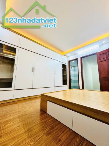 Chính chủ cần tiền bán nhà Lê Đức Thọ 42m2 5 tầng giá 7 tỷ - O tô đỗ cổng - Nội thất đầy đ - 3