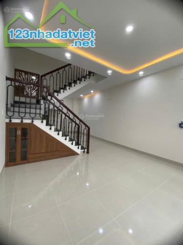 Bán Nhà Hẻm 2,5m, Cách Vòng Xoay Lê Hồng Phong Chỉ 20m, Nhà Mới Hoàn Thiện – Giá 3 tỷ