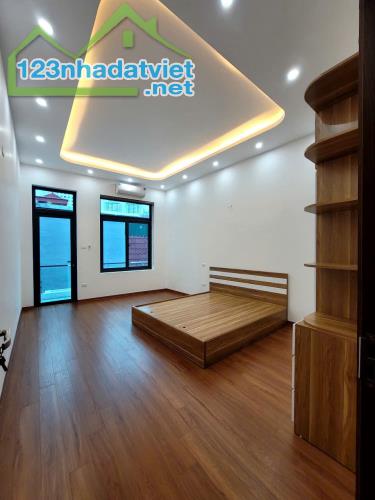 Nhà 2 mặt thoáng - 54m2 - 4tầng – 8.5 tỷ - Xa La HĐ – oto tránh 10m