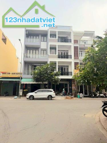 Nhà mặt tiền đường Quận 7 - DT: 5x16m - Giá bán: 17Tỷ9 (bớt lộc khách thiện chí)