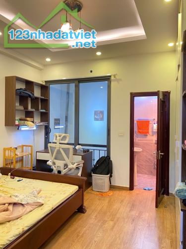 Bán nhà Khương Hạ lô góc dân xây đẹp full nội thất 2 thoáng, trước mặt sân rộng 52m giá - 1