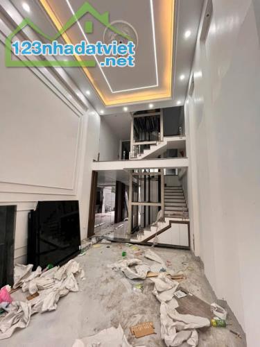 Nhà đẹp tuyến 2 Võ Nguyên Giáp, 97m 4.5 tầng, độc lập, Thang Máy, Giá 8.6 tỉ, gần AEON - 4