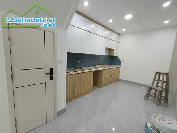 Bán Nhà Mặt ngõ Lĩnh Nam q. Hoàng Mai 39 mét × 6 Tầng – KINH DOANH Thang Máy. Chỉ 8 tỷ 7 - 2