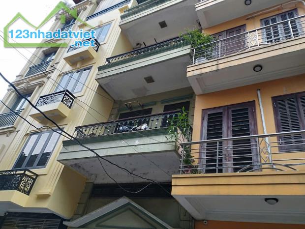 Nhà view hồ Võ Thi Sáu,đất phân lô,ô tô tránh,ngõ thông đi các ngả.S46/50m.MT 3,8m.5 tầng