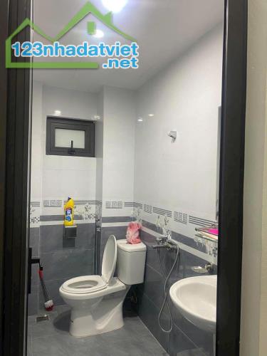 Bán Nhà 2 Tầng 1 Tum Ngõ 16 Cao Xanh,DT:71.4m2,MT:7.6m Giá Rẻ !!! - 3