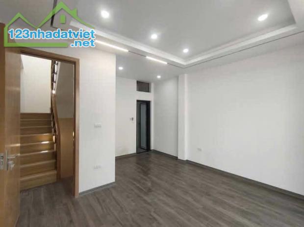 Bán Nhà Lê Trọng Tấn Thanh Xuân 30m x 5 Tầng Mới Đẹp Full Nội Thất Gần Ô TÔ Giá 6.8 Tỷ - 4