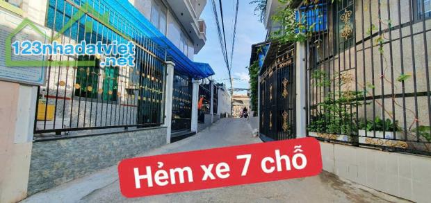 Bán gấp Căn hộ dịch vụ Lã Xuân Oai, Tăng Nhơn Phú A, Thủ Đức, 350m2, 4 tầng, 25 tỷ xxx