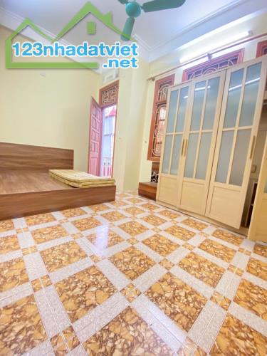 Cho thuê nhà nguyên căn ngõ 141 Giáp Nhị 3 tầng, 40m2, 3 ngủ, 10 triệu