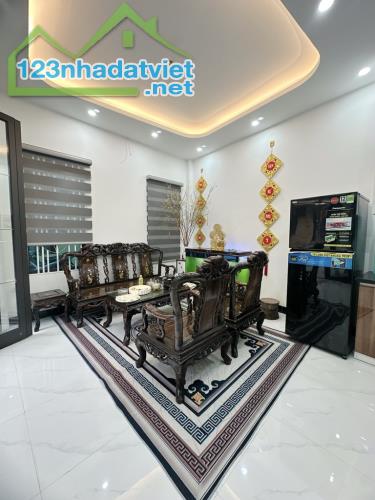 325 KIM NGƯU - ĐƯỜNG Ô TÔ TRÁNH - LÔ GÓC - KINH DOANH - 33M2 - 5 TẦNG - 10.5 TỶ