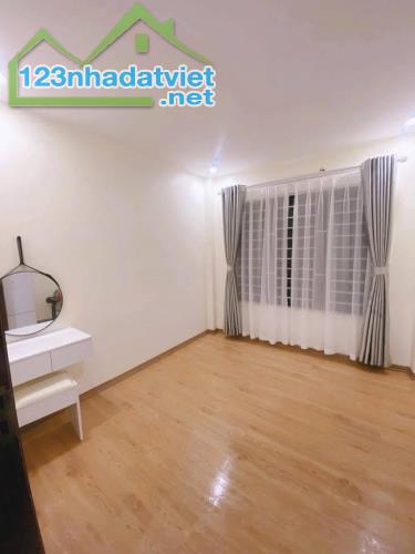 Bán nhà Cầu Diễn gần chợ, ô tô chủ thiện chí dt 32 giá 5ty 2
