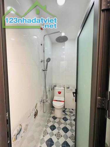 Chủ kẹt tiền bán gấp căn nhà 65m2 3PN giá 3tỷ350 Tô Hiến Thành, Quận 10 hẻm 5m sổ sẵn. - 2