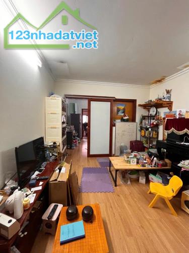 Hot! Bán Tập thể mặt phố Thái Thịnh- Yên Lãng, Đống Đa, 3 ngủ, nhà nguyên bản - 2