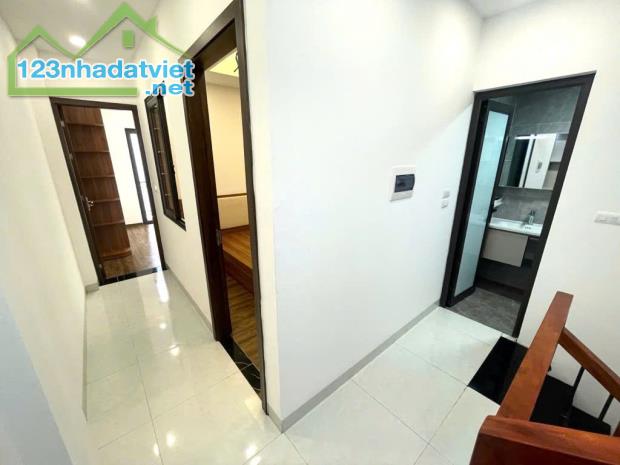 SỐ 2 KHÔNG CÓ SỐ 1 DO NHA 45M2X5T, MẶT TIỀN 4.6, Ô TÔ TRÁNH GẦN, Ở SƯỚNG, GIÁ TỐT 6 TỶ TL