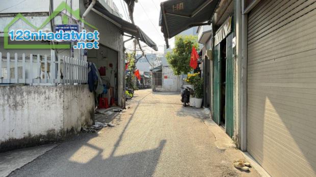 BÁN NHÀ ĐƯỜNG BÙI QUANG LÀ, GIÁP TÂN BÌNH, DT: ( 4,5 x 5 ) - 2 TẦNG - 2PN - NHÀ MỚI - CHỈ - 4