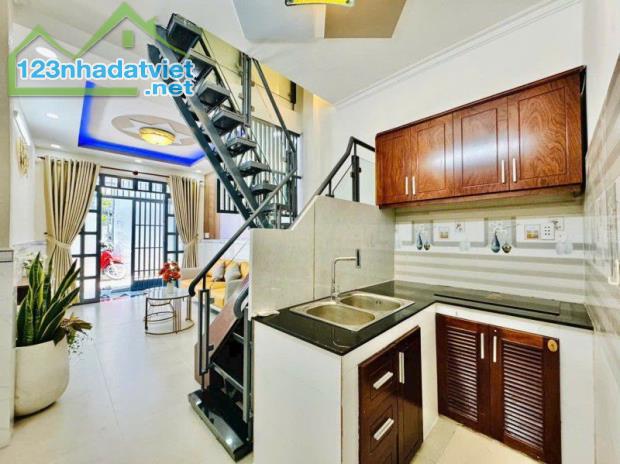 ĐƯỜNG NGUYỄN VĂN KHỐI, 1 TRỆT 1 LẦU, 2PN, HƯỚNG ĐÔNG NAM GIÁ CHỈ 3.38 TỶ - 1