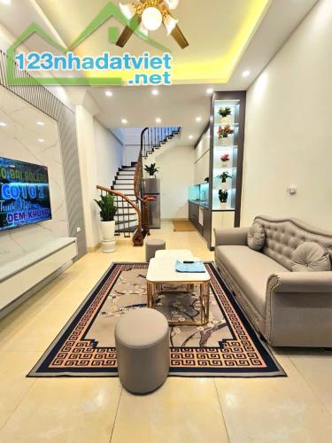 HIẾM HIẾM KIM GIANG 37M2X5T, MẶT TIỀN 3.5M, NGÕ THÔNG Ô TÔ TRÁNH, GIÁ TỐT 6.58 TỶ TL - 3