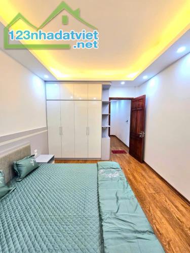 HIẾM HIẾM KIM GIANG 37M2X5T, MẶT TIỀN 3.5M, NGÕ THÔNG Ô TÔ TRÁNH, GIÁ TỐT 6.58 TỶ TL