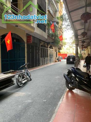 Bán Nhà Chùa Bộc, 5 Tầng Mới Đẹp, Vỉa Hè, Oto Kinh Doanh Sầm Uất Chỉ 16.3 Tỷ - 2