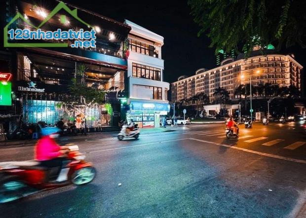 Cho thuê mặt bằng 93 - 95 Hai Bà Trưng, Bến Nghé, Q1. Lầu 1, DT 190m2, ngang 9,5m chỉ 75tr - 1