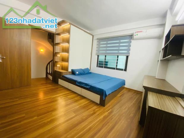 Nhà đẹp, lô góc đường 19.5, Hà Đông, 42m2, 5T, oto, KD, giá rẻ nhỉnh 9 tỷ.