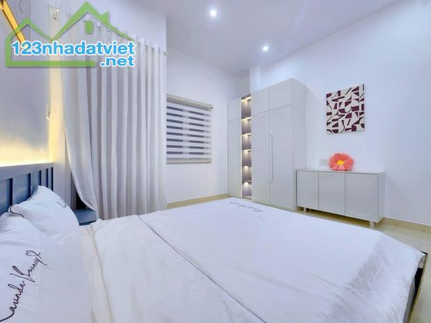 CHỈ 3TỶ750 -  ĐƯỜNG HUỲNH TẤN PHÁT QUẬN 7-  2 TẦNG -  50.7m2 - FULL NỘI THẤT - 4