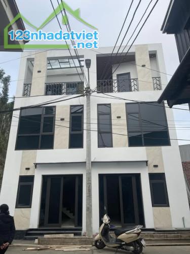 Bán Nhà 3 Tầng Ngõ 33 Cao Xanh,P.Cao Xanh. DT:54m2,MT:4.5m Rẻ Đẹp !!!