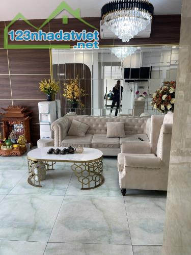 CHO THUÊ Nhà Nguyễn Khánh Toàn, DT 99m, 6 tầng, MT 10,5m, THANG MÁY, KINH DOANH - 2
