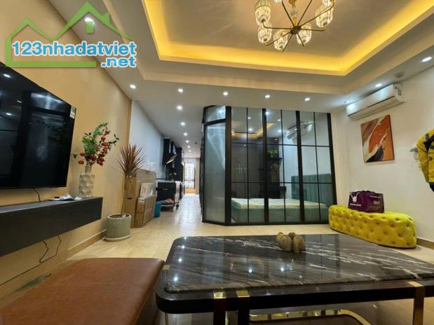 Bán chung cư 250 Minh Khai - 82m2 x 3 ngủ, đầy đủ nội thất, sổ đỏ đẹp - Chủ cần bán gấp