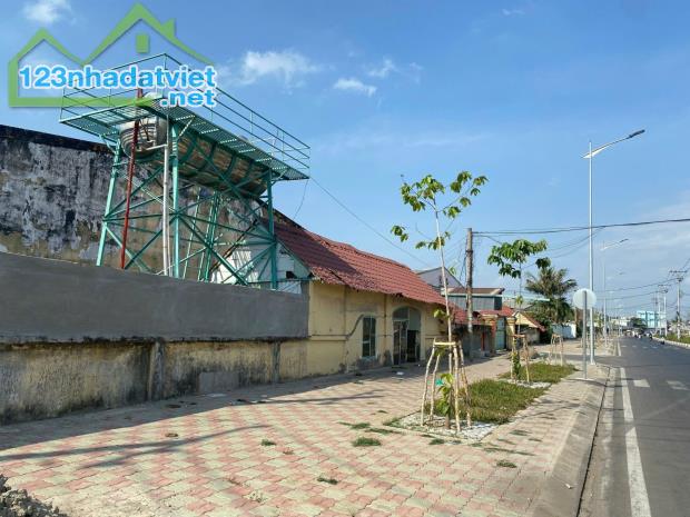 Bán 10.000 m2 đất giáo dục,  mặt tiền Tạ Quang Bửu Q8, giá 260 tỷ - 1