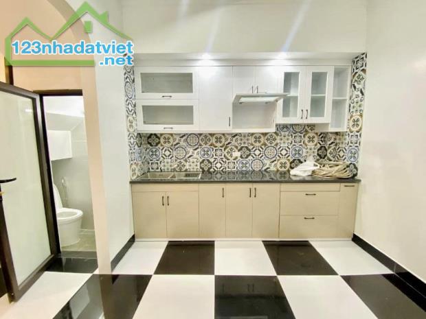 CHỈ 2T5 BÁN NHÀ- QUẬN 7 - 2 TẦNG - NGANG 5M - NHÀ MỚI TINH, SỔ HỒNG TRAO TAY - 3