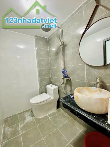CHỈ 2T5 BÁN NHÀ- QUẬN 7 - 2 TẦNG - NGANG 5M - NHÀ MỚI TINH, SỔ HỒNG TRAO TAY - 2