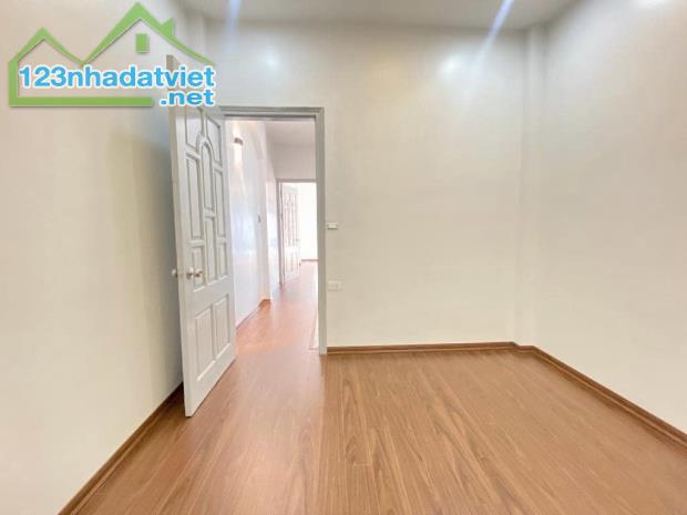 CHỈ 2T5 BÁN NHÀ- QUẬN 7 - 2 TẦNG - NGANG 5M - NHÀ MỚI TINH, SỔ HỒNG TRAO TAY
