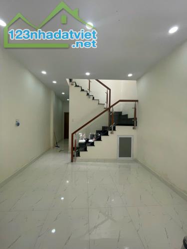 Nhà đẹp 2 tầng 48m2 chỉ 4.95 tỷ Trần Văn Quang