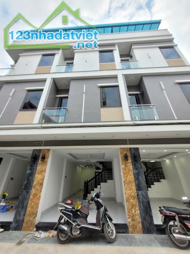 DT Full thổ cư 88m2, 4 tầng, chỉ 4.85 tỷ sở hữu căn nhà mặt đường ô tô tránh. 0966929600