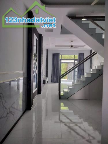 NHÀ ĐẸP - GIÁ TỐT - CHÍNH CHỦ CẦN BÁN NHÀ Tại Tân Vĩnh Hiệp, Tp Tân Uyên, Bình Dương