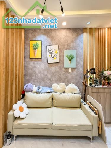 🔥 🔥 🔥 NHÀ ĐẸP FULL NỘI THẤT - GẦN CHỢ BÀ CHIỂU - HẺM XE HƠI KIA - SÁT MẶT TIỀN- 20m - 3