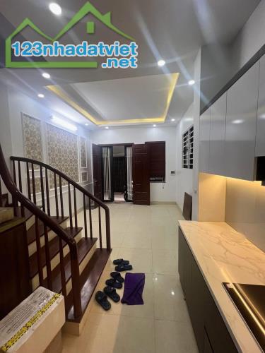 BÁN NHÀ NGÕ 157 PHÁO ĐÀI LÁNG - 41M², 5 TẦNG, NGÕ BA GÁC - GIÁ CHỈ 8.1 TỶ - 1