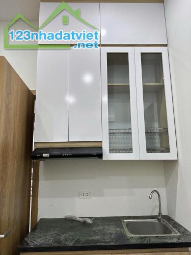 Bán Căn Nhà Dòng Hoàng Ngân Cầu Giấy DT 73m 6 Tầng Thang Máy 16p doanh thu1 tỷ/nămGiá 1 - 4