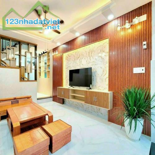 Nhà đường số 11, Nguyễn Văn khối.DT 50 m2, 3,5 m x 14,5 m, HXH 4m xe hơi tới cứa, 2 lầu, - 2