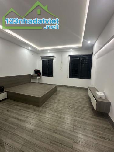 Bán nhà phố Thuỵ khuê,  DT 40m, 5T, 8,5 tỷ Tây hồ.