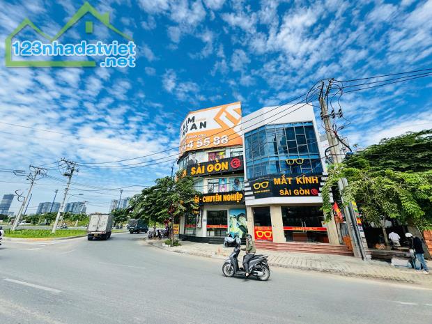 Chỉ 45 Tỷ-Bán Nhà Mặt Tiền Lương Định Của,Q2 DT:(7mx14m) 1 Trệt 2 Lầu-Ngay Góc Vòng Xoay - 4