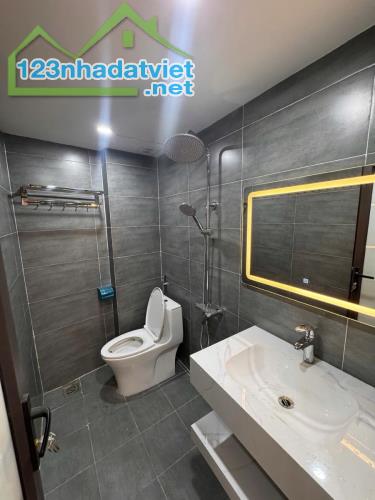 Cực đỉnh! Phố Xuân La gần Hồ Tây, Full nội thất, nhà mới xây, đẹp lung linh, 35M2, 8 tỷ.