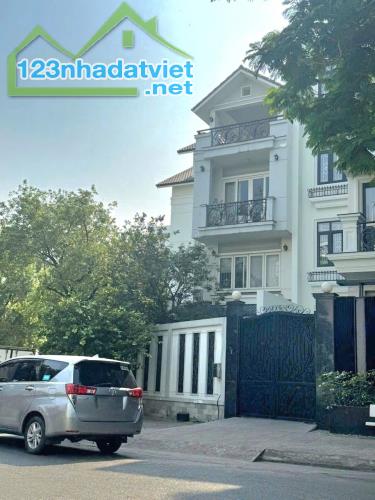 Bán Biệt Thự Lô Góc, Khu An Phú Hưng, 195m2, 17 X 18, 4 Tầng, Chỉ 38 Tỷ, Tân Phong, Quận 7 - 2