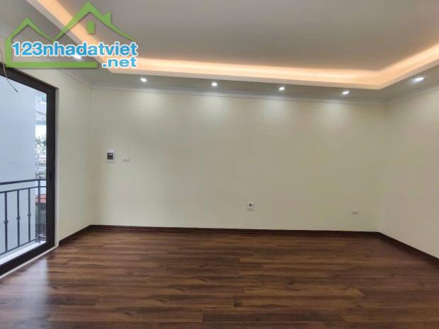 🏡 SIÊU HIẾM BÁT KHỐI CỰ KHỐI – 30M² – 5 TẦNG, CÁCH 1 NHÀ RA OTO TRÁNH – 4,8 TỶ! - 4