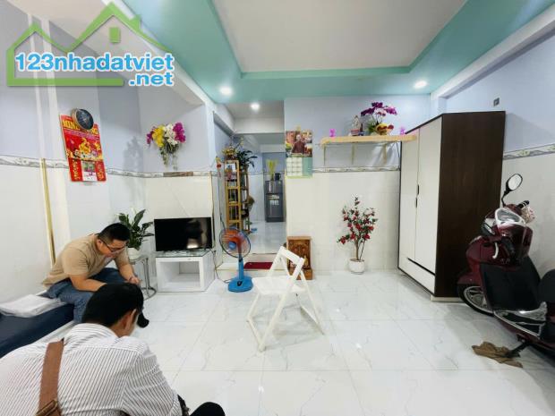 Nhà 3 tầng, Tân Sơn Nhì giao Trường Chinh, 3.85 tỷ