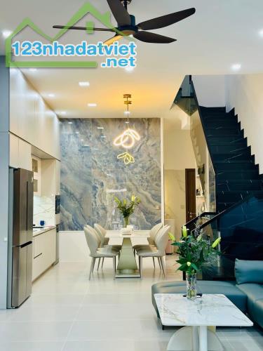 **Bán nhà 3 tầng, 4x14m, Cách Mạng Tháng 8 – P.5, Tân Bình, vị trí đẹp - 4