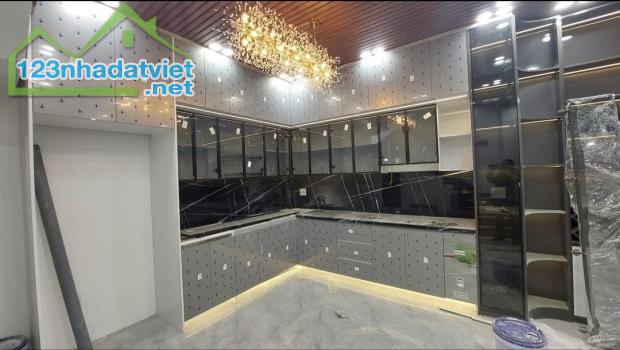 Bán nhà Hồ Sen, Dư Hàng Kênh, Lê Chân, Hải Phòng. 4 tầng, 70m2, 5,2 tỷ. Ngang 4m, d2