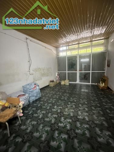 Bán nhà mặt phố Mê Linh, Liên Bảo. DT 50m2 Giá 5.5 tỷ