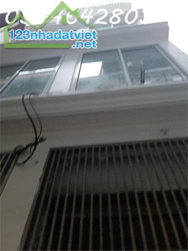 Chưa đến 6 tỷ - Bán nhà 5 tầng x 30m2-BÙI XƯƠNG TRẠCH- KHƯƠNG ĐÌNH (ĐI BỘ ĐI HỌC) - 4